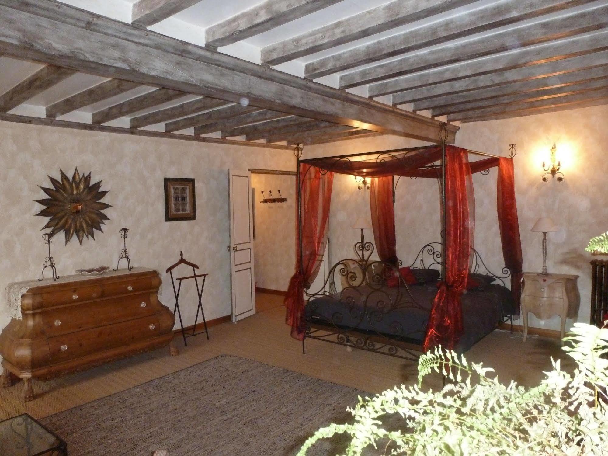 Manoir De Savigny Bed & Breakfast Вальон Екстериор снимка