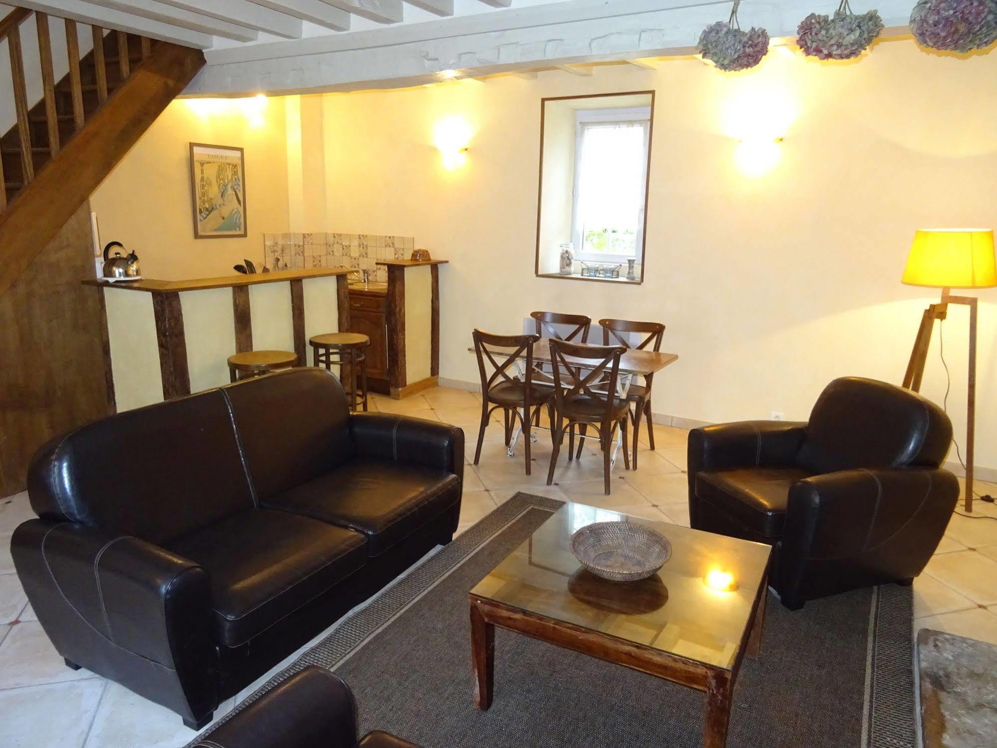 Manoir De Savigny Bed & Breakfast Вальон Екстериор снимка