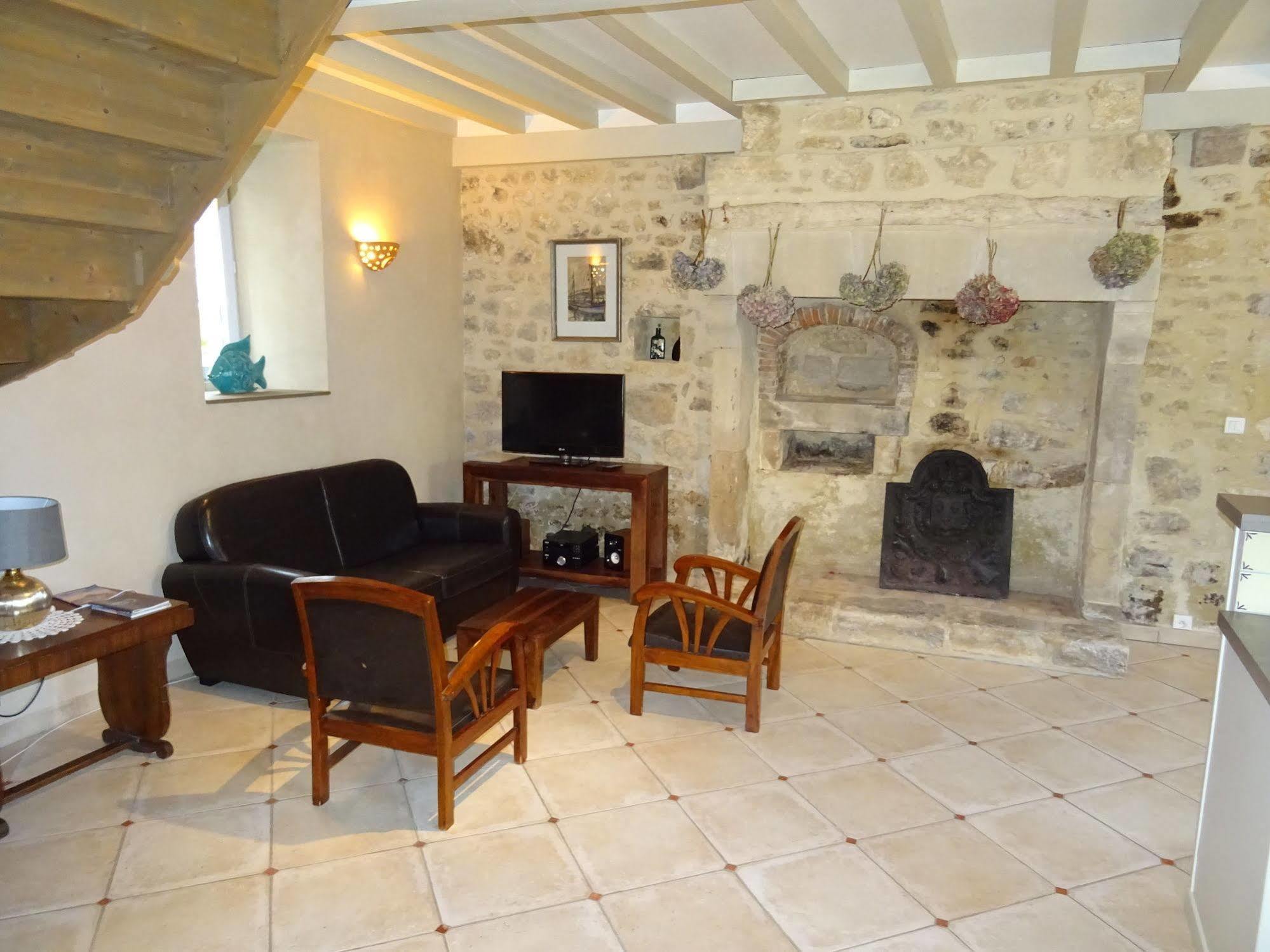 Manoir De Savigny Bed & Breakfast Вальон Екстериор снимка