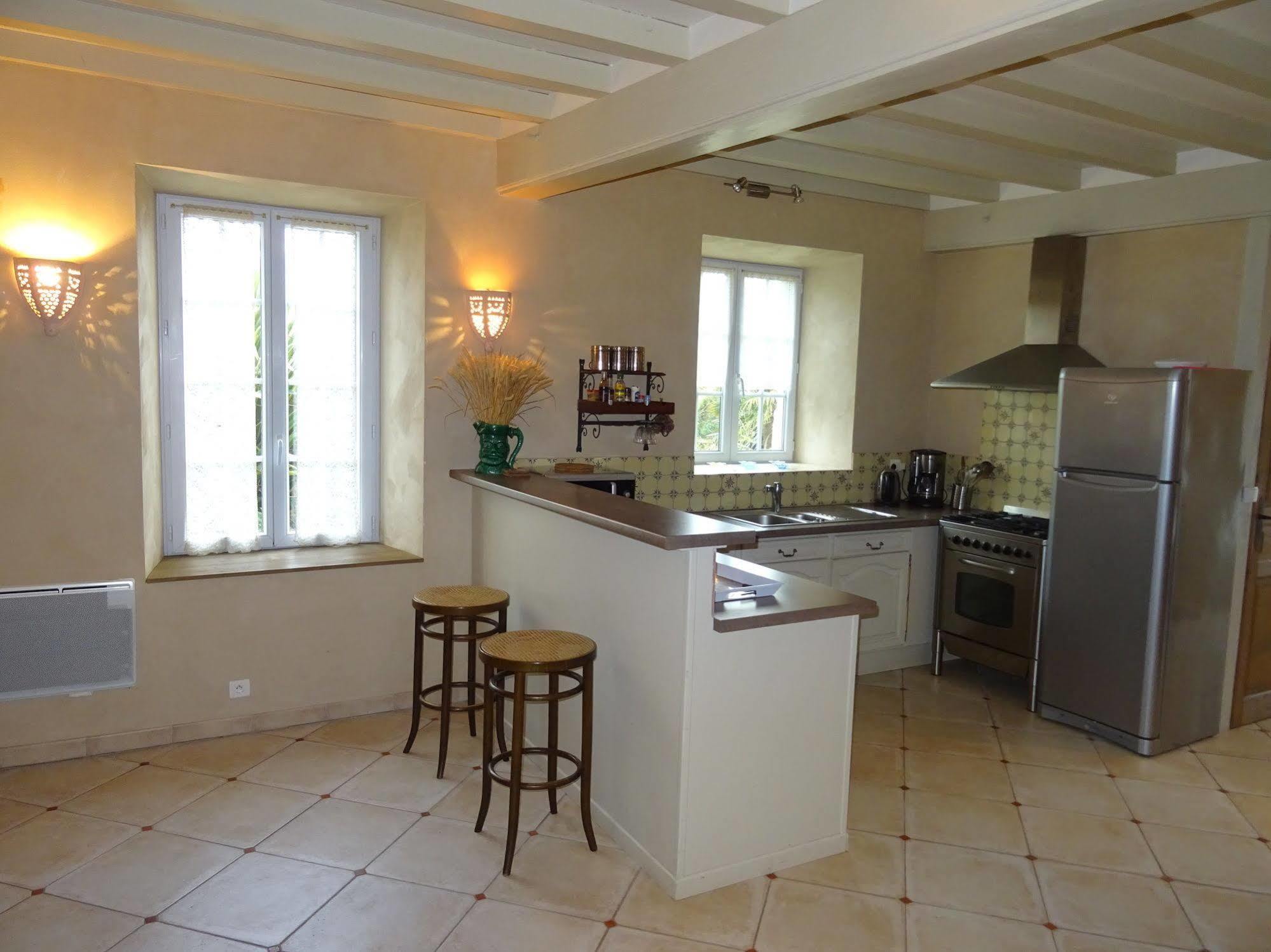 Manoir De Savigny Bed & Breakfast Вальон Екстериор снимка
